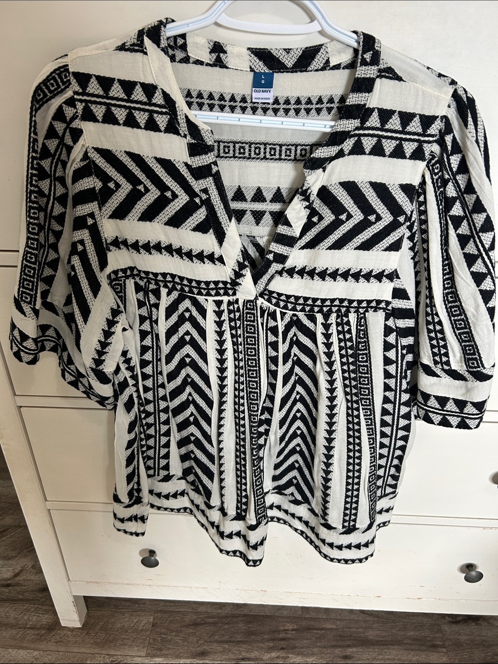 Old Navy Black & White Geometric Tunic Blouse